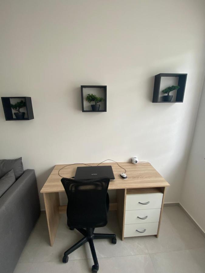 1-C Superbe Appartement Tres Calme Et Bien Decore Σαρλρουά Εξωτερικό φωτογραφία