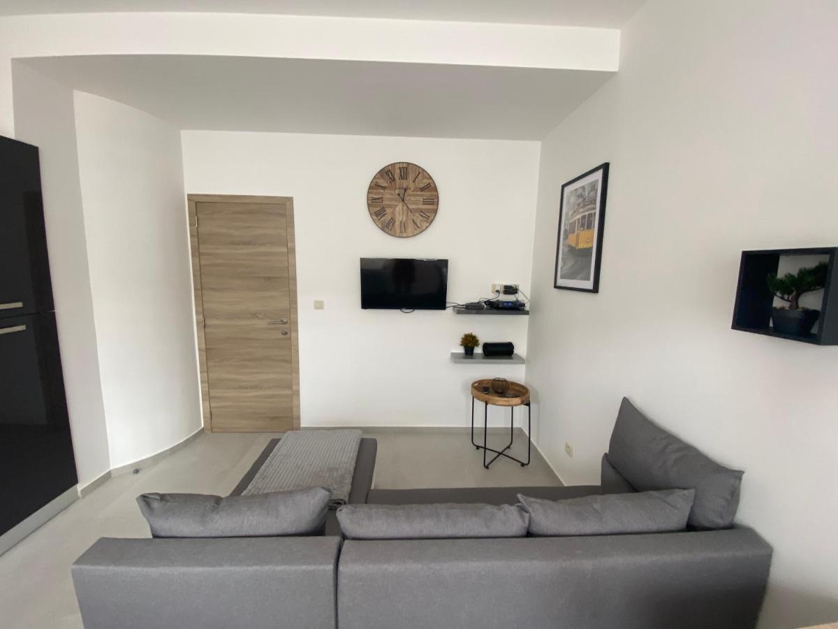 1-C Superbe Appartement Tres Calme Et Bien Decore Σαρλρουά Εξωτερικό φωτογραφία
