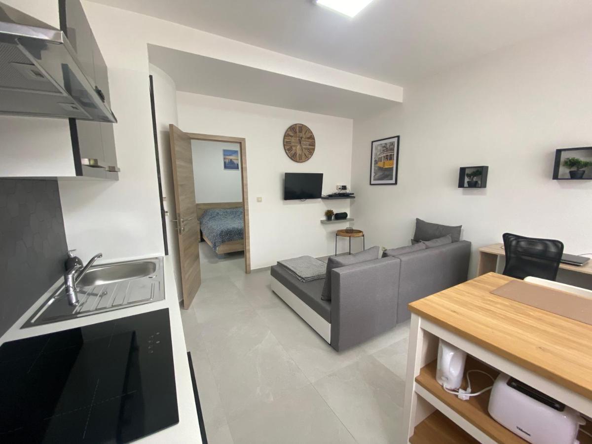 1-C Superbe Appartement Tres Calme Et Bien Decore Σαρλρουά Εξωτερικό φωτογραφία