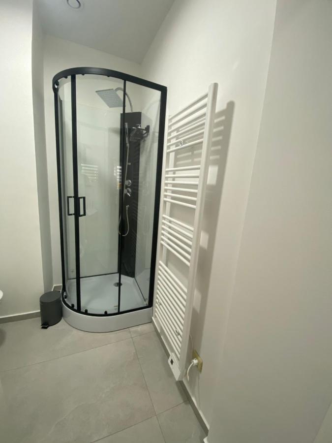 1-C Superbe Appartement Tres Calme Et Bien Decore Σαρλρουά Εξωτερικό φωτογραφία