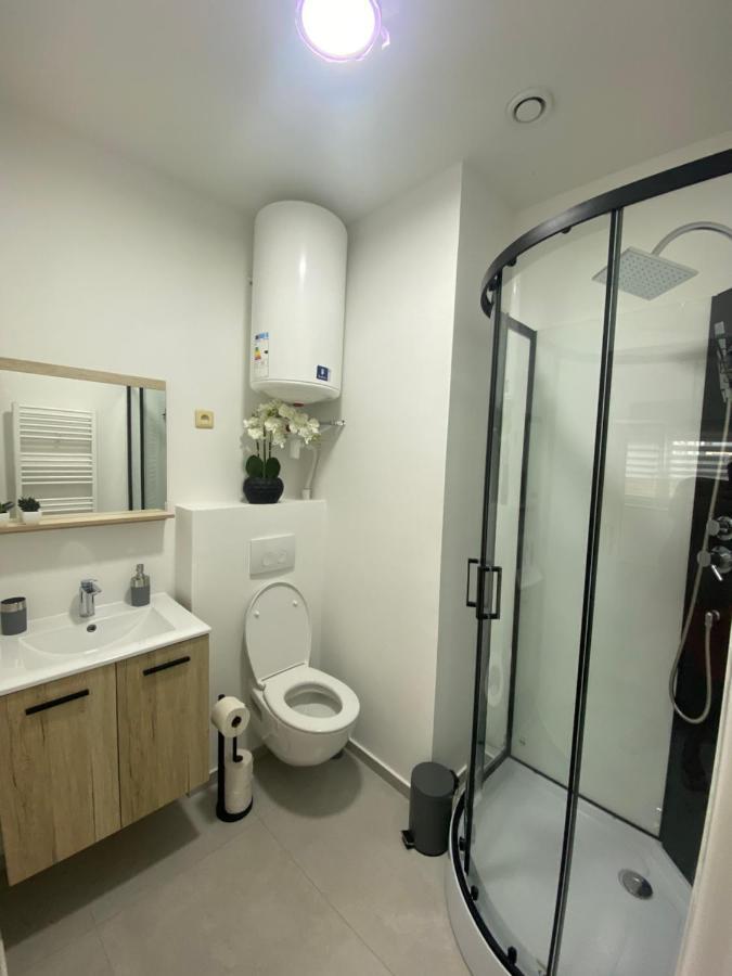1-C Superbe Appartement Tres Calme Et Bien Decore Σαρλρουά Εξωτερικό φωτογραφία