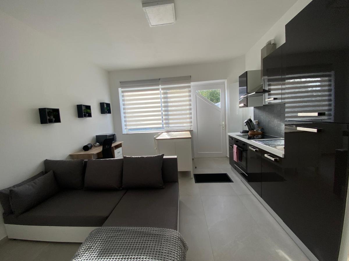 1-C Superbe Appartement Tres Calme Et Bien Decore Σαρλρουά Εξωτερικό φωτογραφία